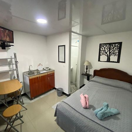 Apartaestudio Pequeno Privado Cerca Al Aeropuerto Bogotá Eksteriør billede